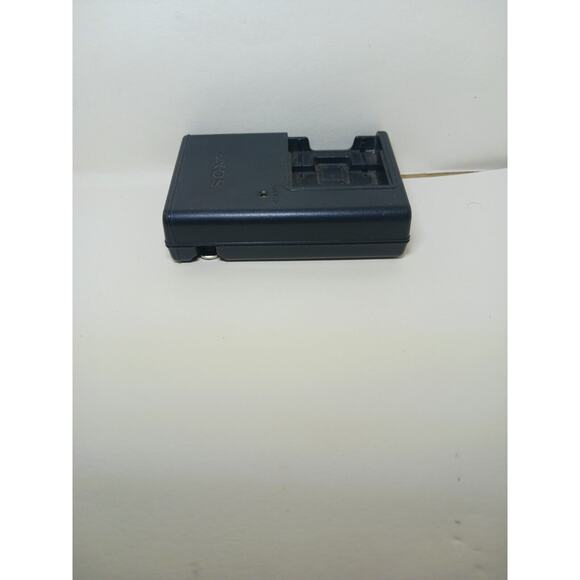 GENUINE SONY MODEL No. BC-CSD Battery Charger - Picture 6 of 6